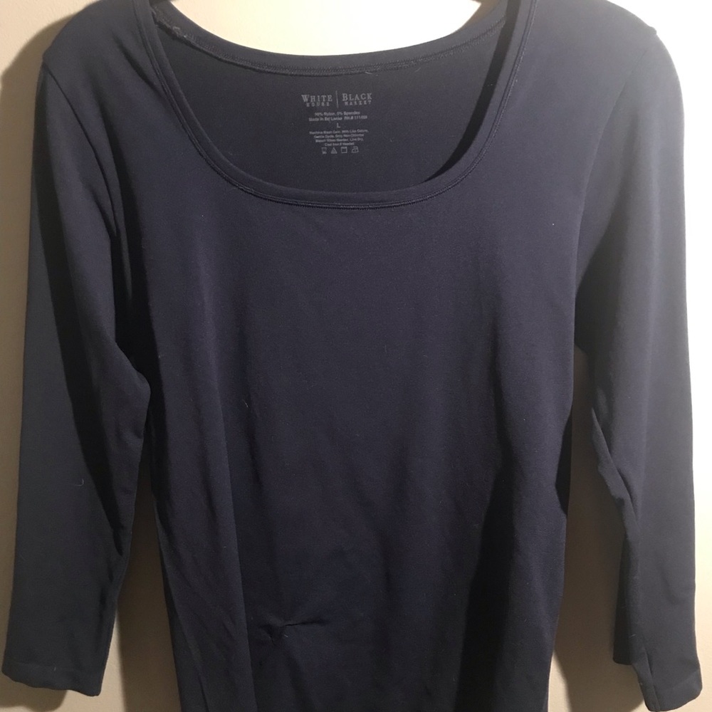 Classic style scoop neck top